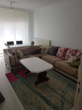White Osama Alsadi Appartment in Istanbul